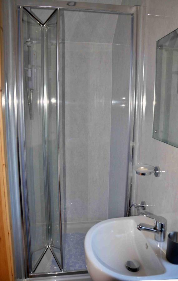 הוילה באלאכוליש Seaview Pod And Hot Tub מראה חיצוני תמונה